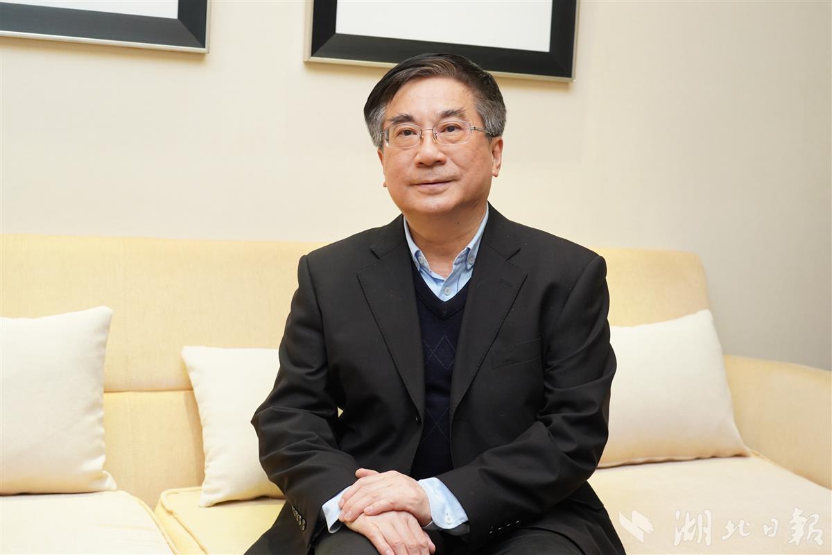 全国政协委员王焰新推动高校建设碳中和校园培养创新型碳中和人才