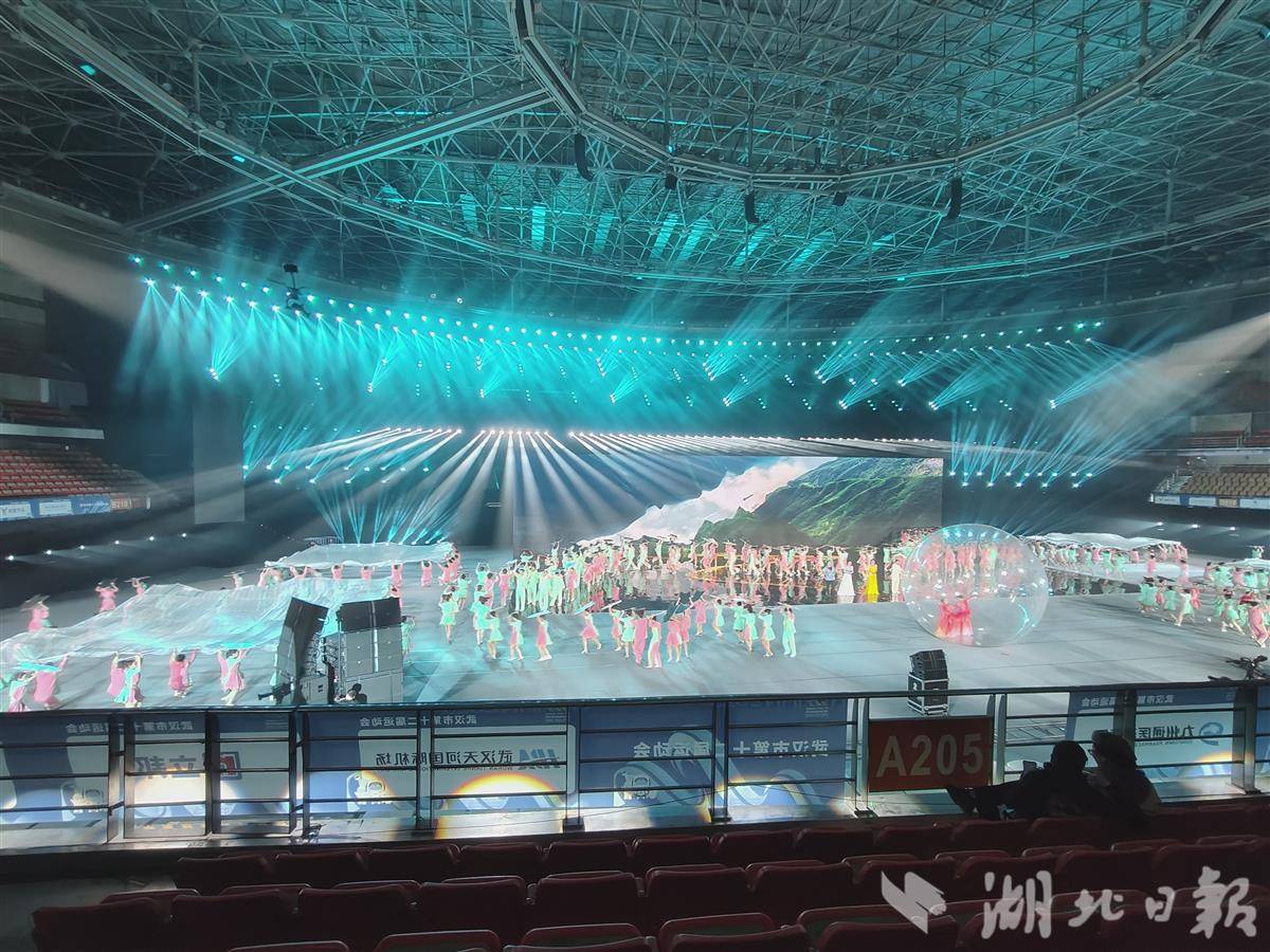 001 10月23日晚全流程彩排现场。湖北日报全媒记者 汪洋 摄.jpg 001 10月23日晚全流程彩排现场。湖北日报全媒记者 汪洋 摄.jpg