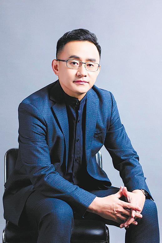 学术委员会秘书长,深圳市城市规划学会副理事长,教授级高级城市规划师