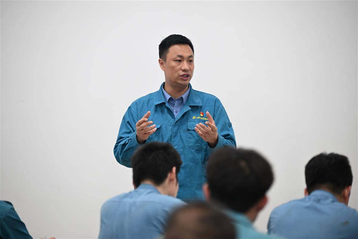 马耀锋工作照片 (5).jpg