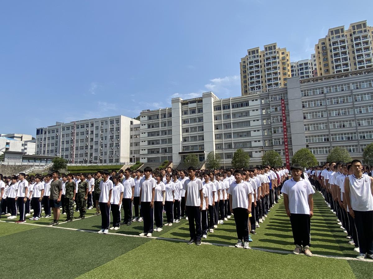 秭归县职教中心举行消防演练