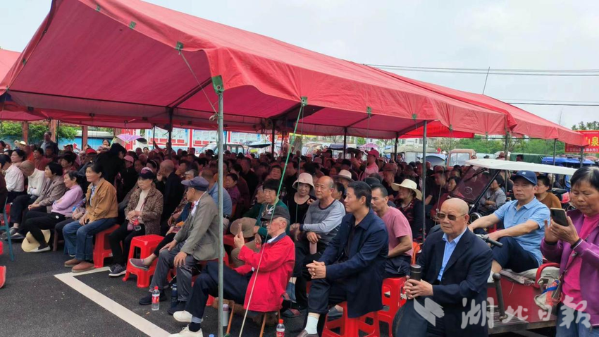 连唱五天大戏,汉川市庙头镇中心台村村民乐享文化大餐