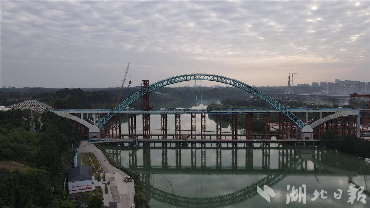 拍摄时间:2025年11月8日,拍摄内容:沱江特大桥全景;拍摄者:冉建周.JPG.jpg 拍摄时间:2025年11月8日,拍摄内容:沱江特大桥全景;拍摄者:冉建周.JPG.jpg
