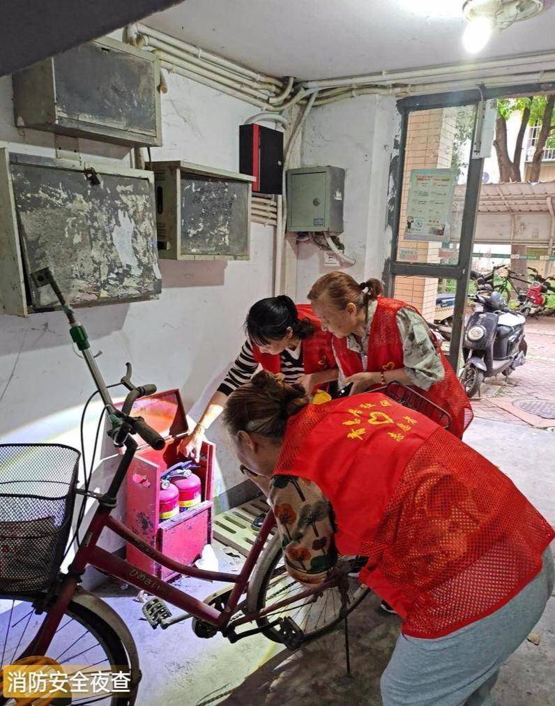 12年！4个人！8900户的“守护密码”藏在这周三夜晚.docx