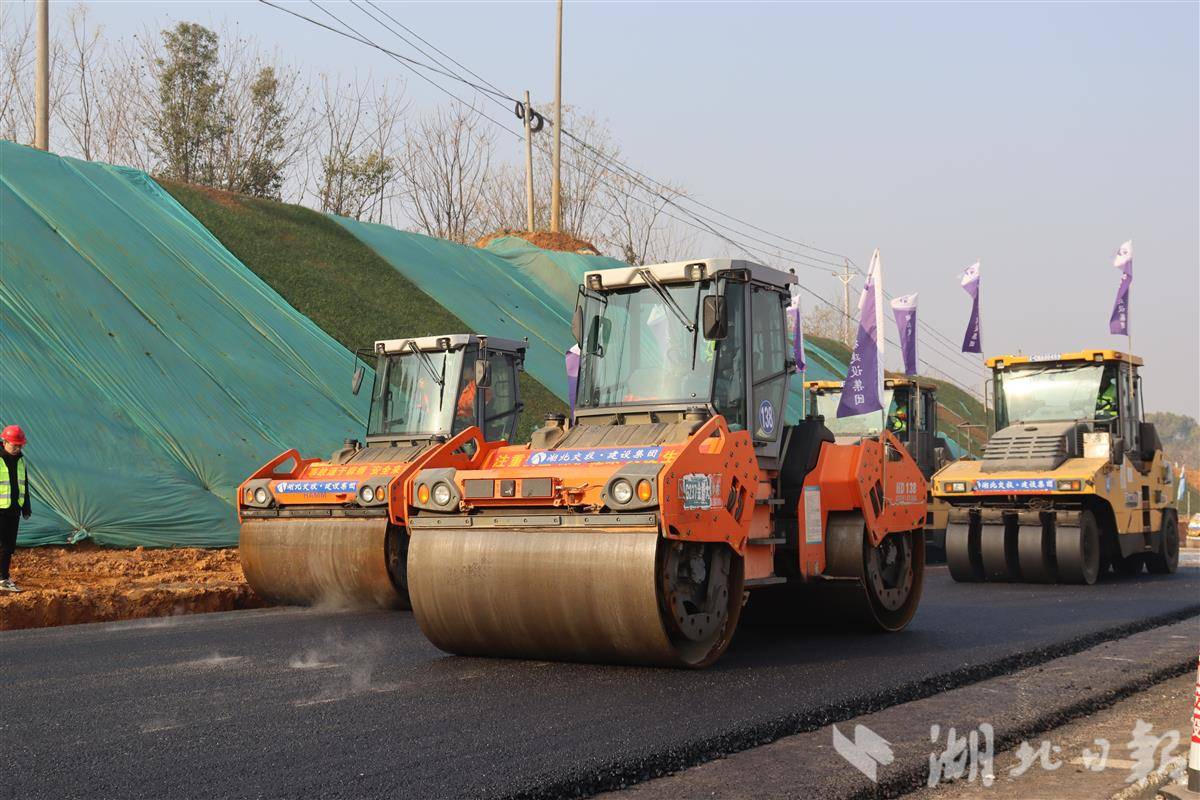 32t振动压路机.jpg