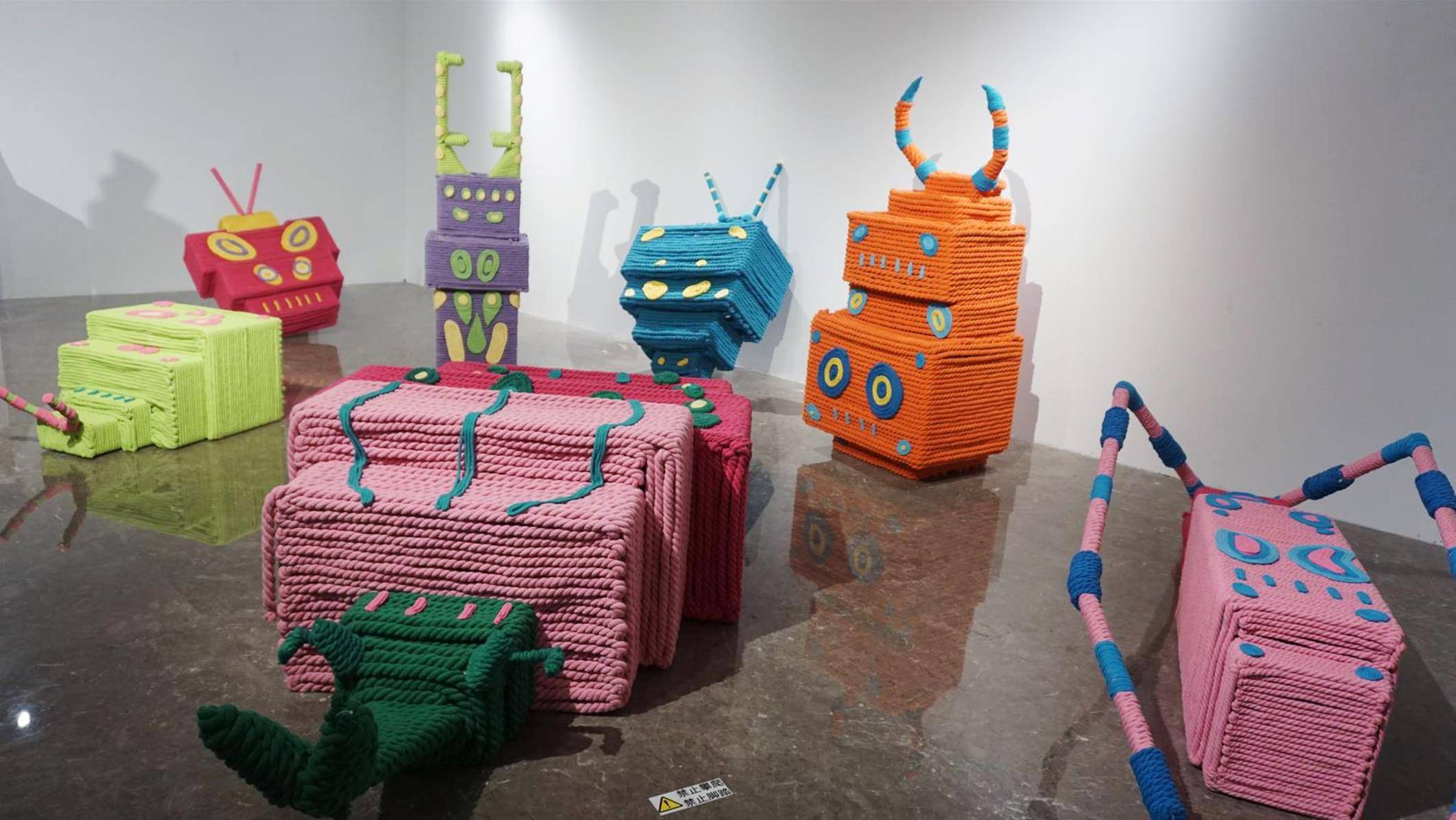 吕蓓艺  昆虫交响乐团  120×150×50cm  雕塑  2024  中国美术学院.jpg 吕蓓艺  昆虫交响乐团  120×150×50cm  雕塑  2024  中国美术学院.jpg