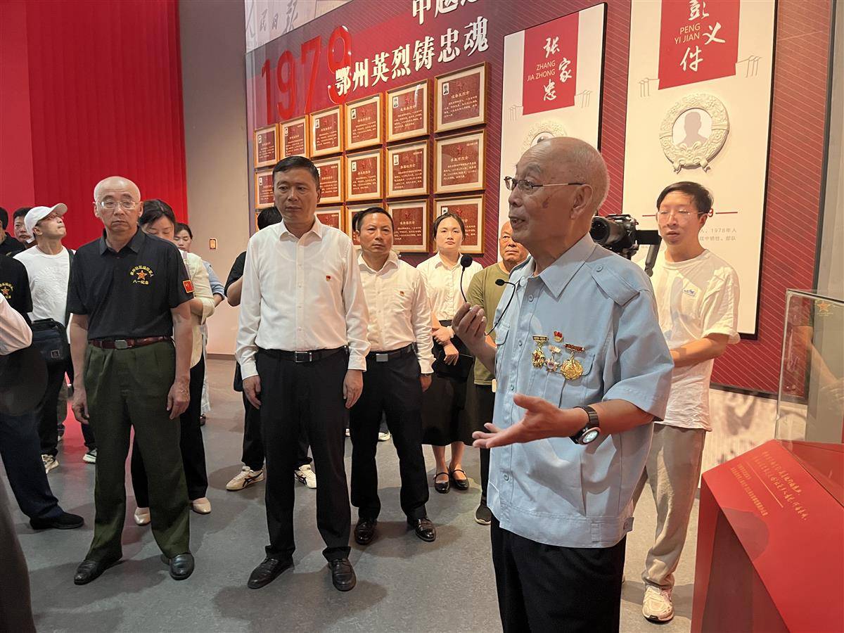 红6.jpg
