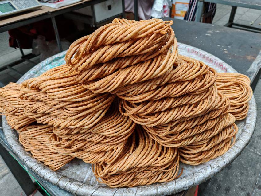 云梦：焦脆可口的传统美食“馓子” - 湖北日报新闻客户端