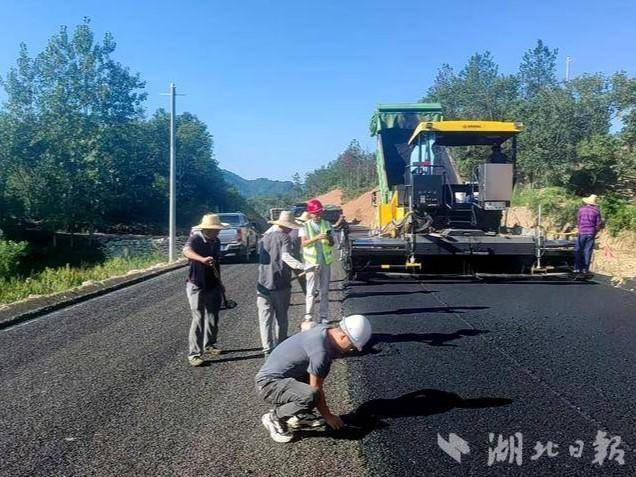 烈日下的坚守｜致敬高温下的公路守护者.doc