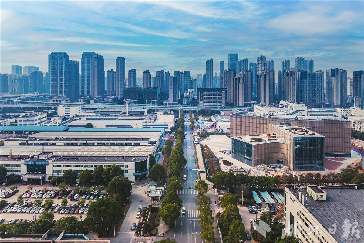 烽火光谷创业街工厂.JPG
