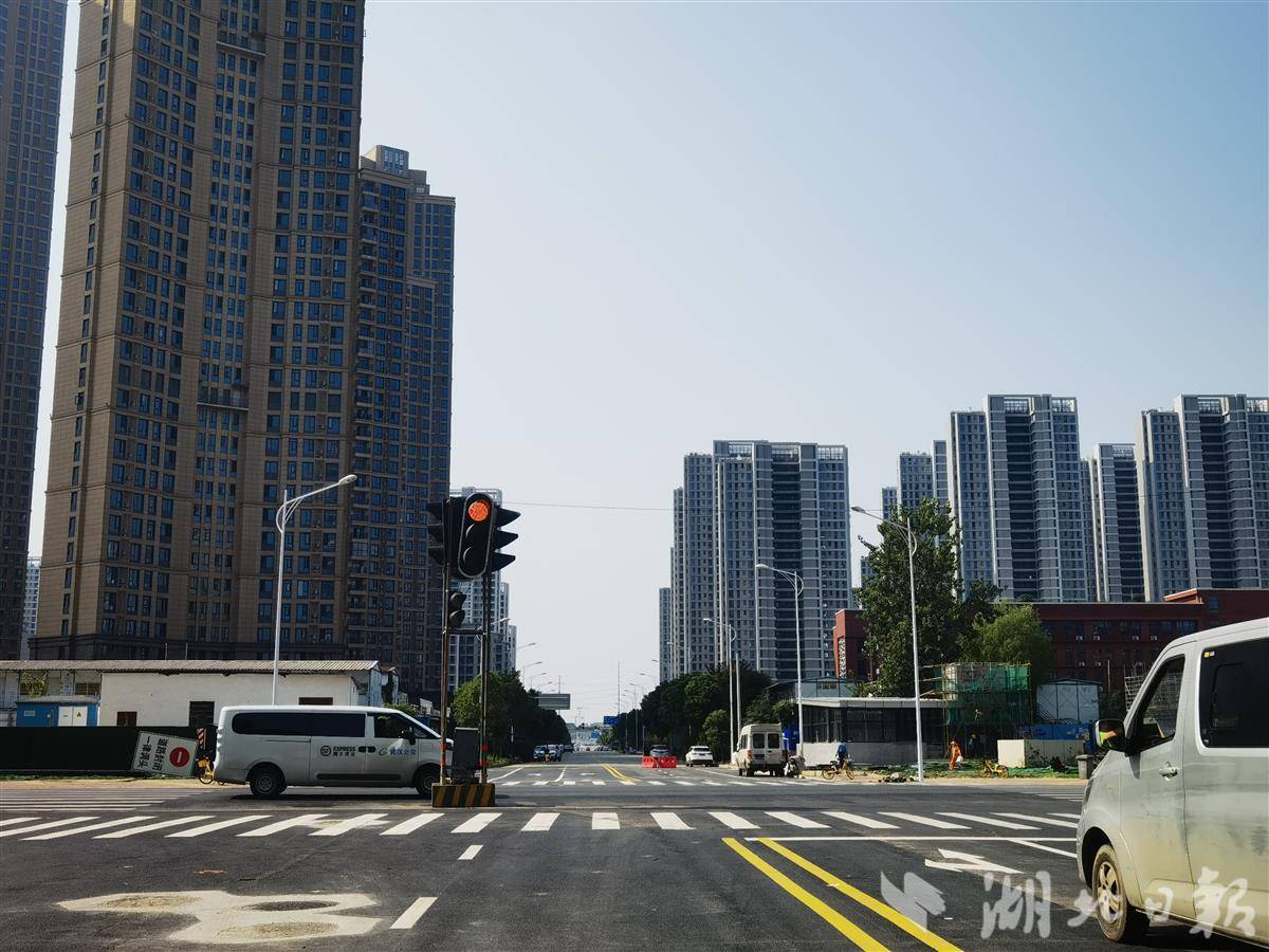 001 兰蕙路恢复通车。湖北日报通讯员 陈尧勇 摄.jpg