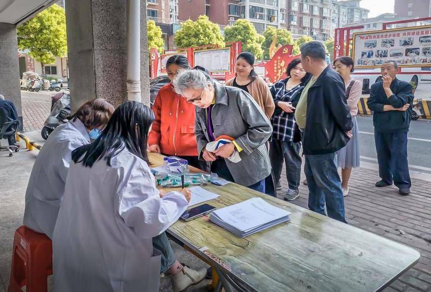 关于博爱医院代挂专家号服务老人体检全程引导，安稳完成检查的信息