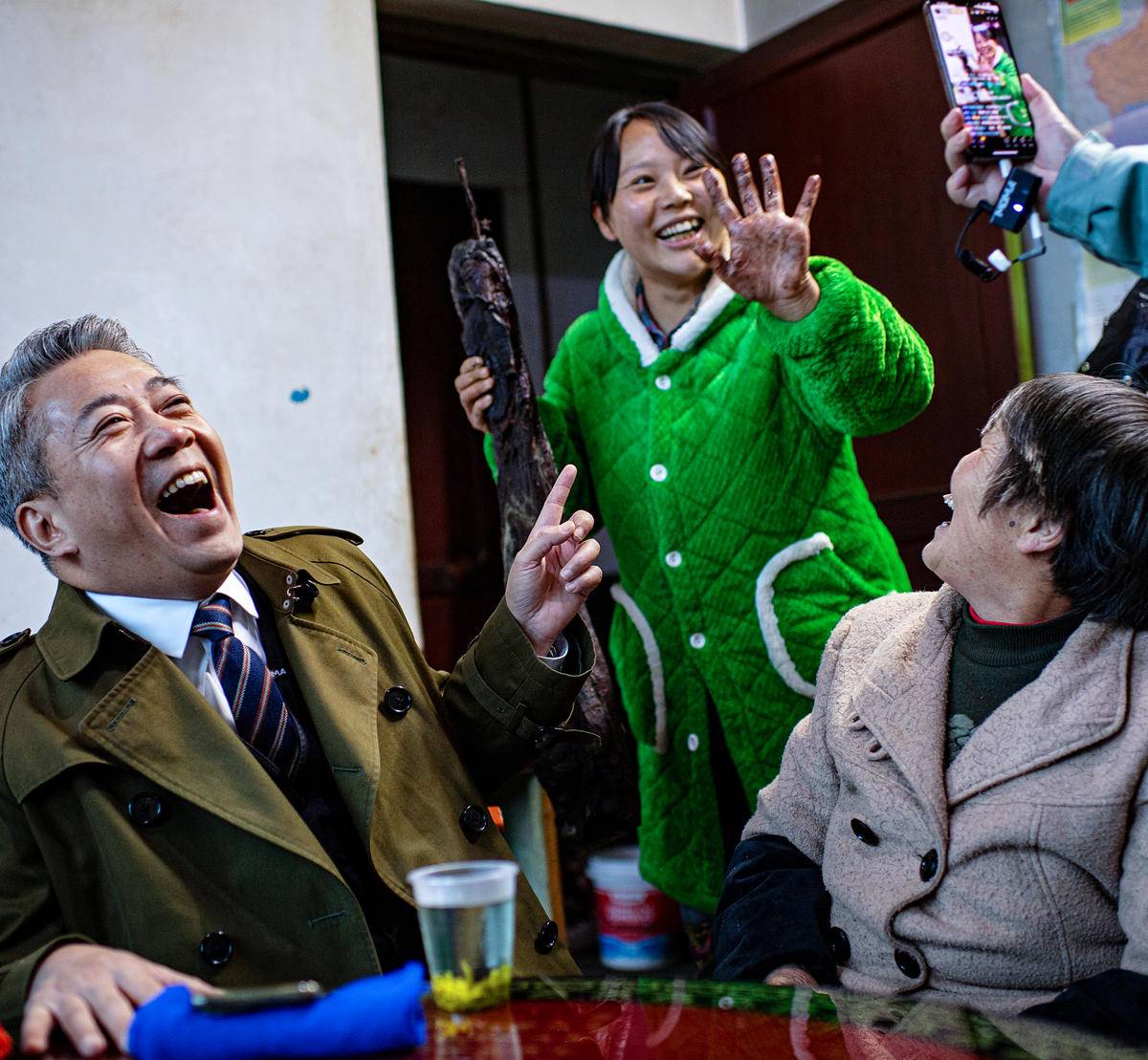 视点丨乡村新"货郎" 深山带货忙