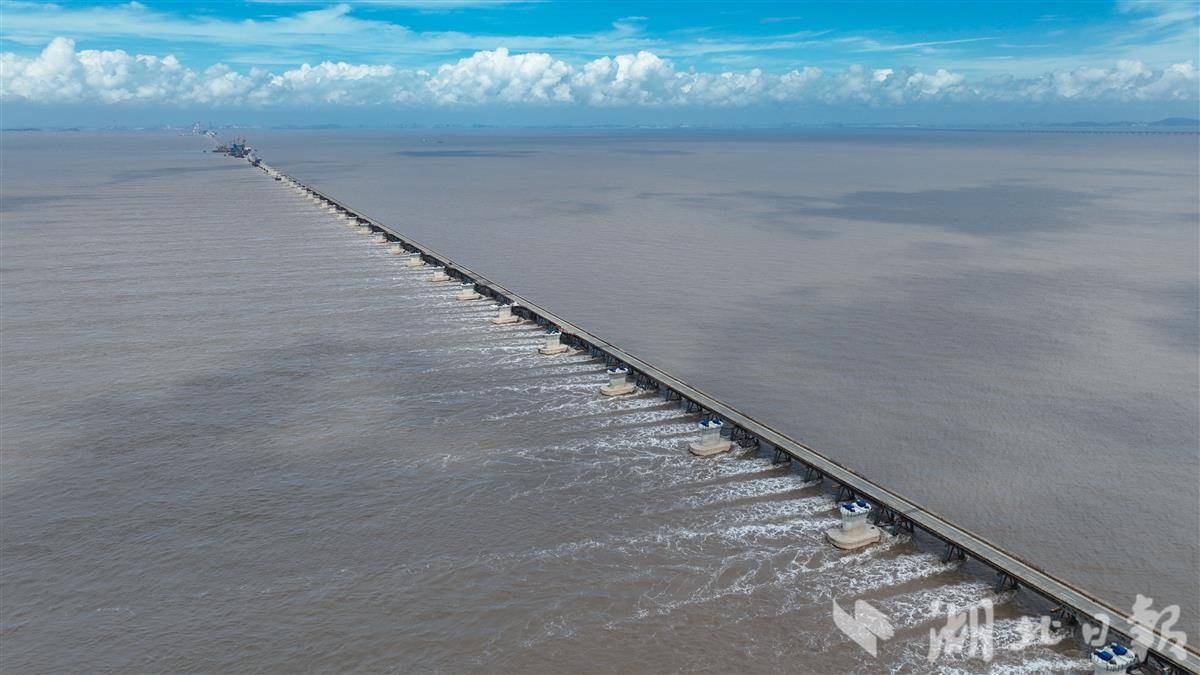 杭州湾跨海铁路桥.jpg