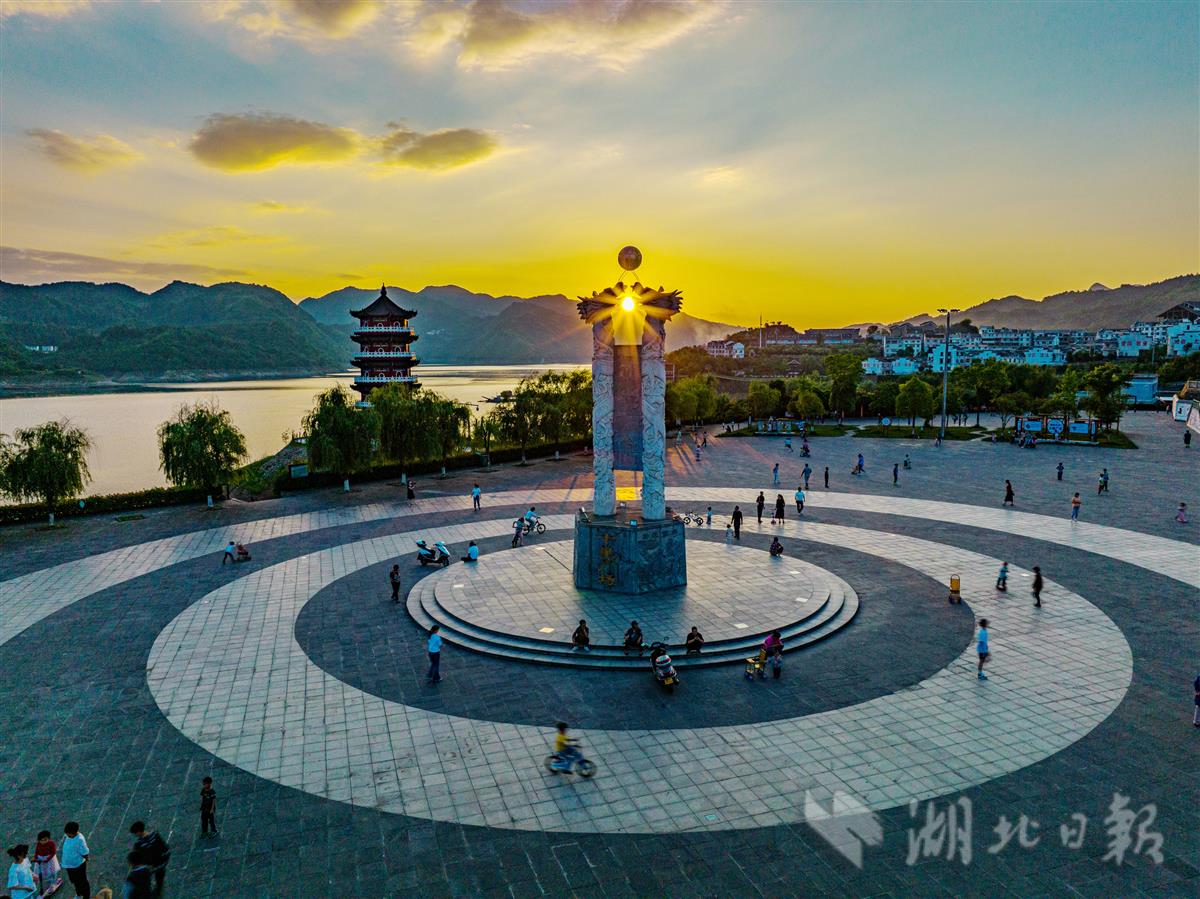 全域旅游带旺上庸镇