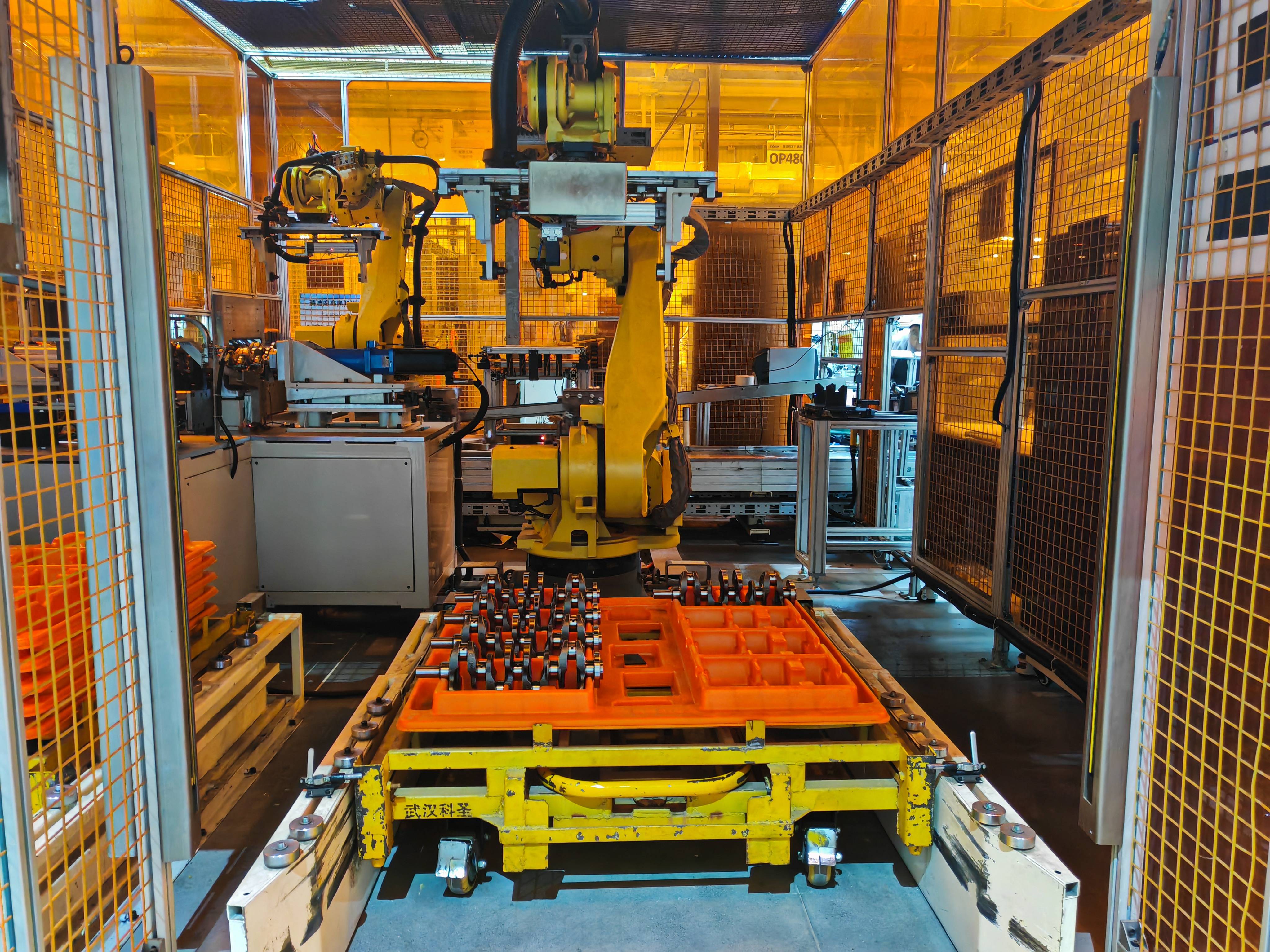 引进3条生产线赶订单