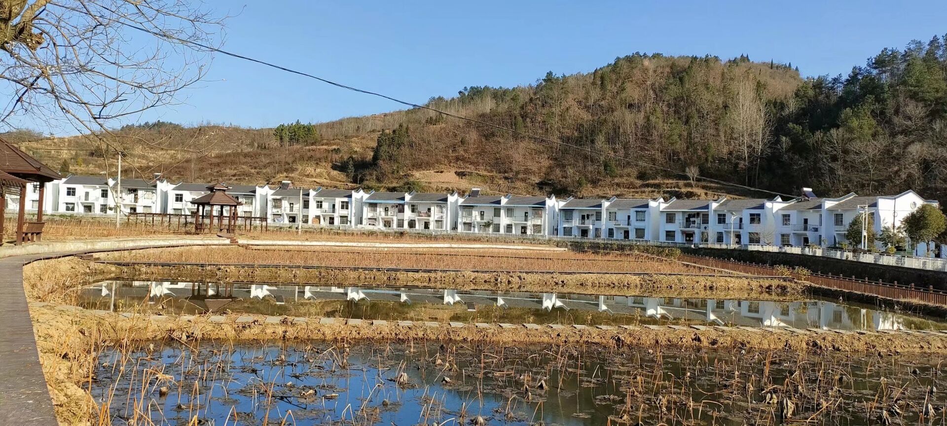 土关垭镇四方山村美丽经济激活穷山窝