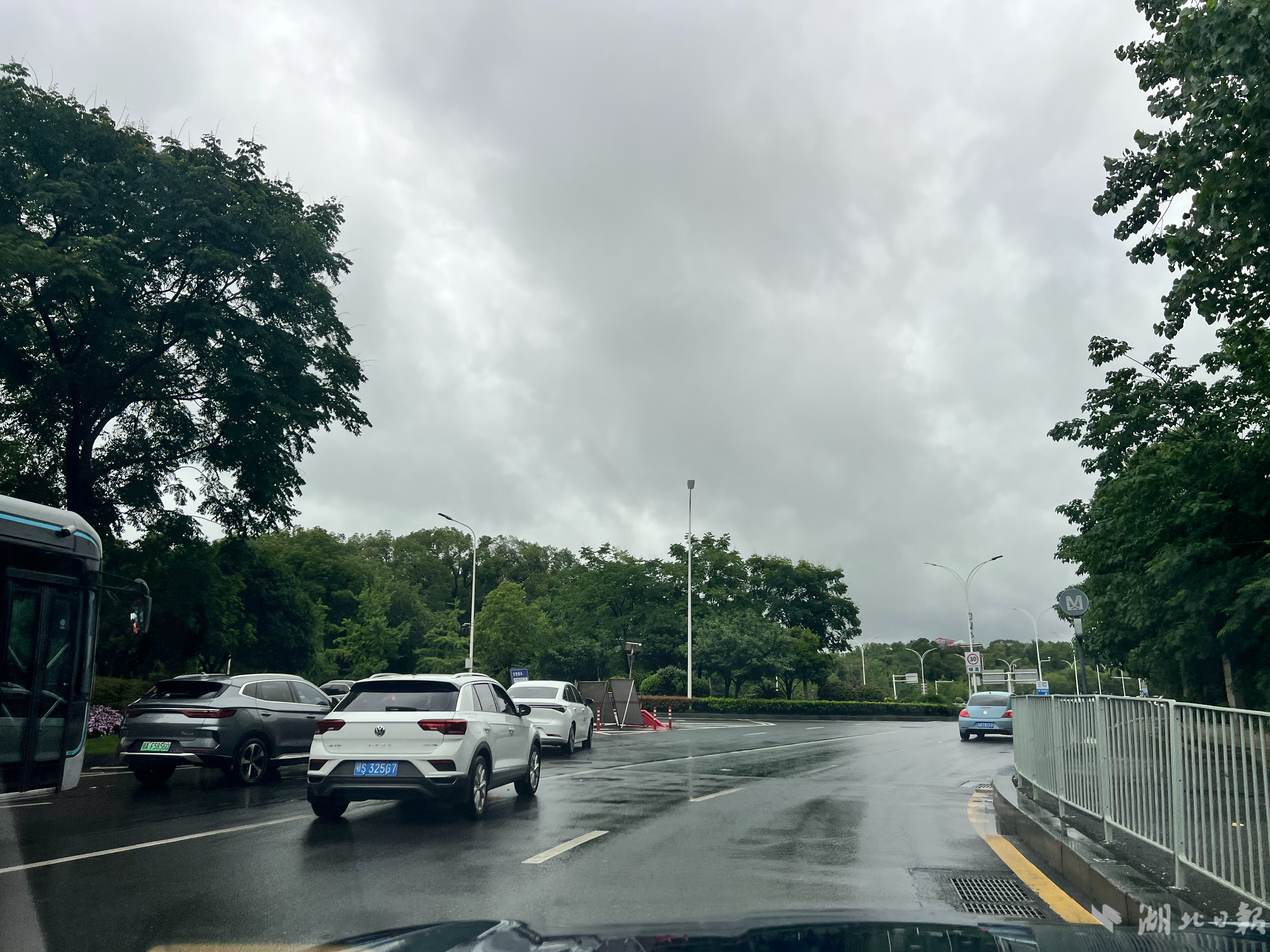 5月22日17时许，东湖路车辆行驶正常。