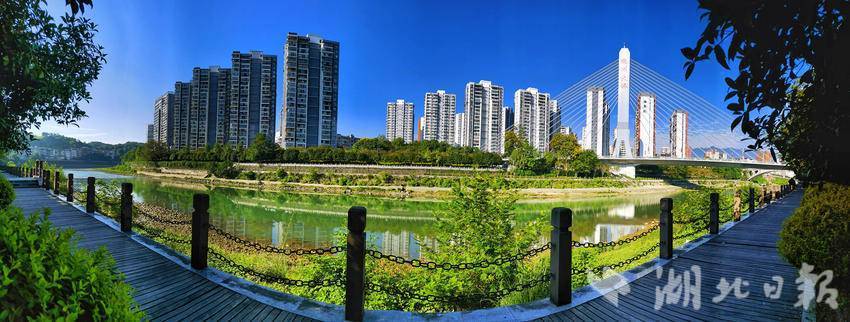 恩施市:亲水走廊风光如画