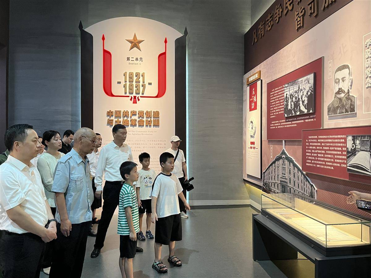 红4.jpg