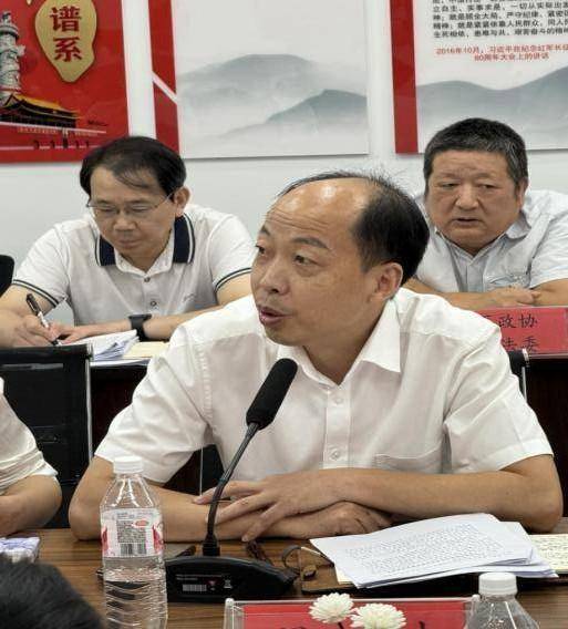 【0912】政协青山镇街道联络委围绕“加快青山古镇%0D%0A更新改造”议题开展一线协商活动.docx