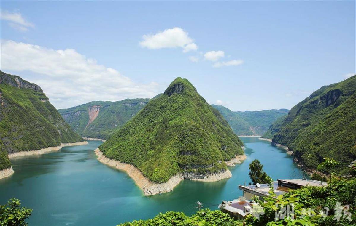 建始山明水秀生态美