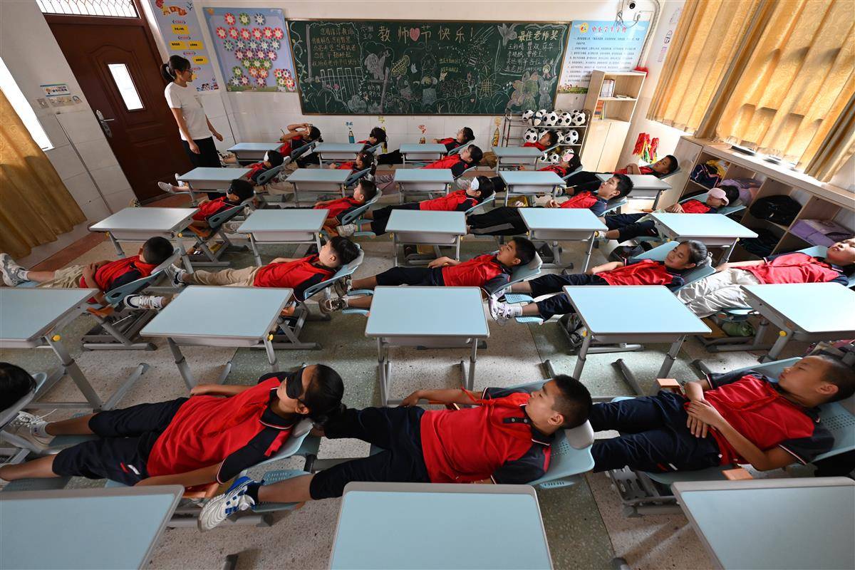 枝江小学生午休开启"舒心躺睡"模式