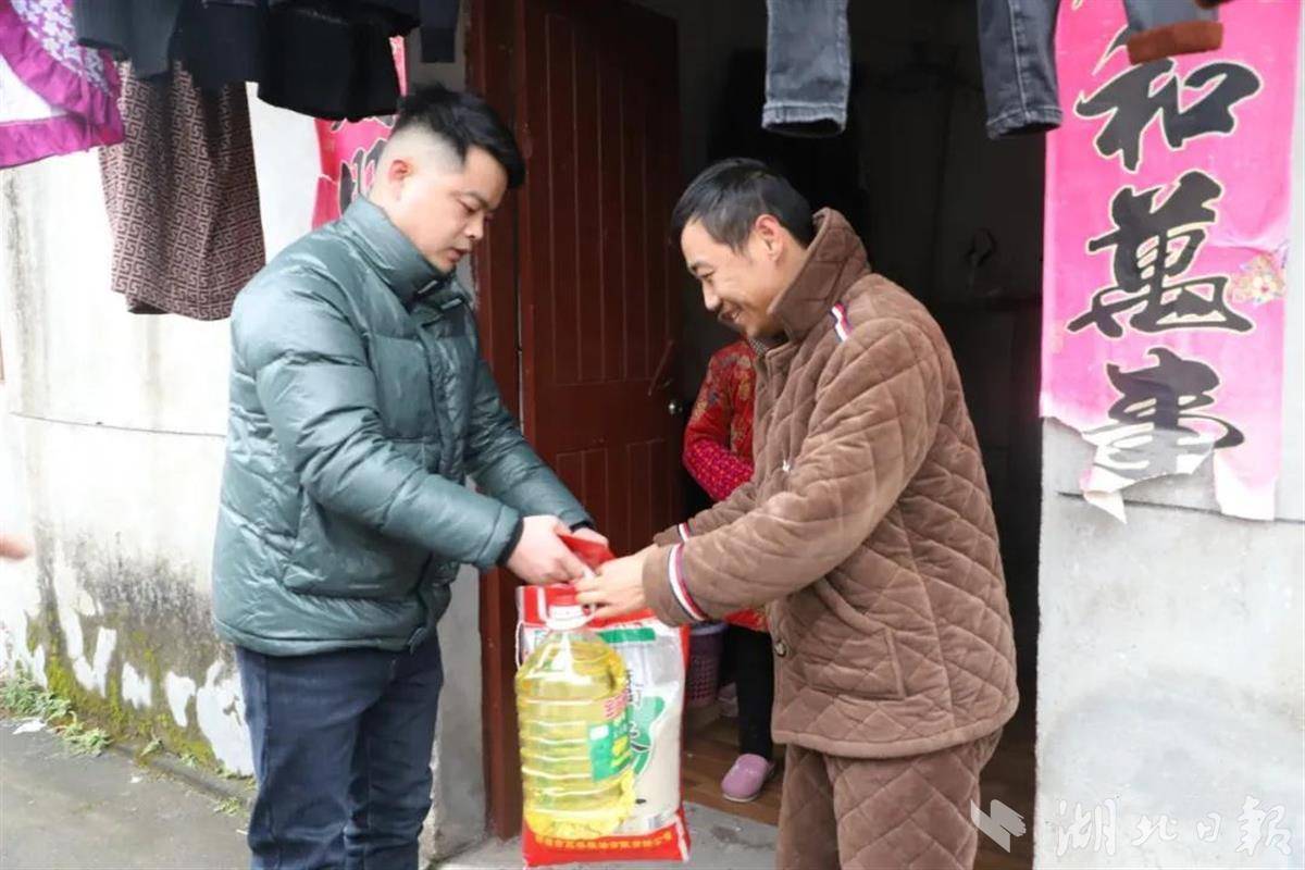 传播汉川正能量马口抖友组团给困难户送温暖