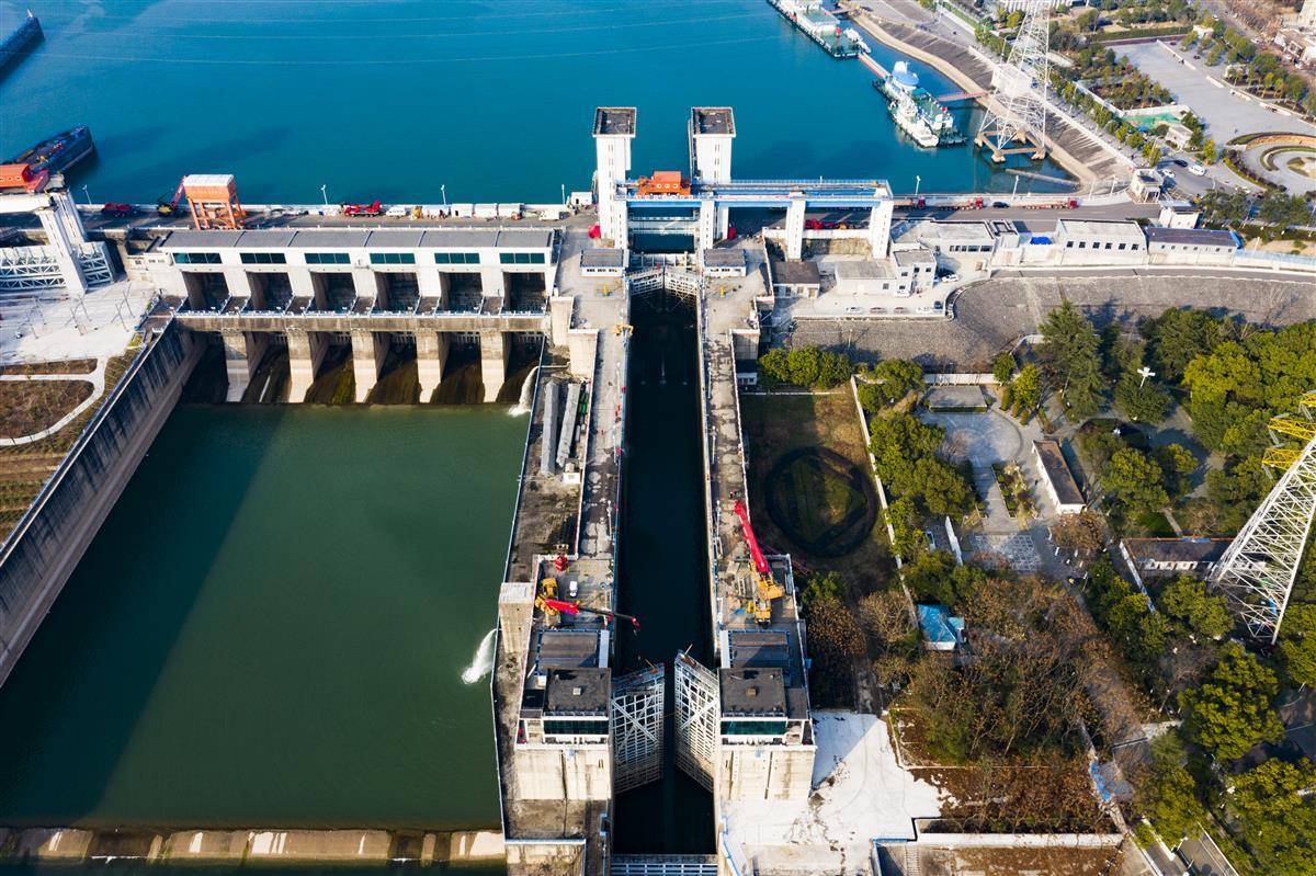 三峡南线船闸葛洲坝三号船闸提前12小时复航