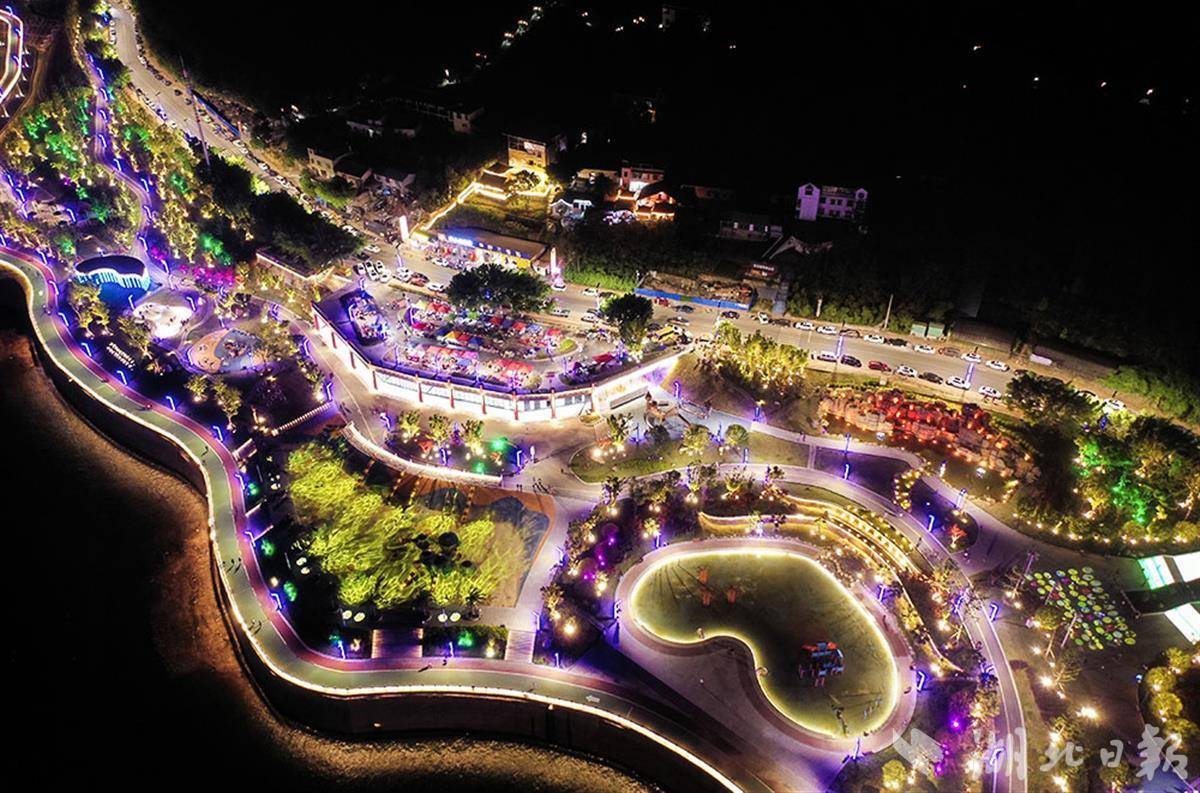 组图航拍下的巴东儿童公园夜景太美了