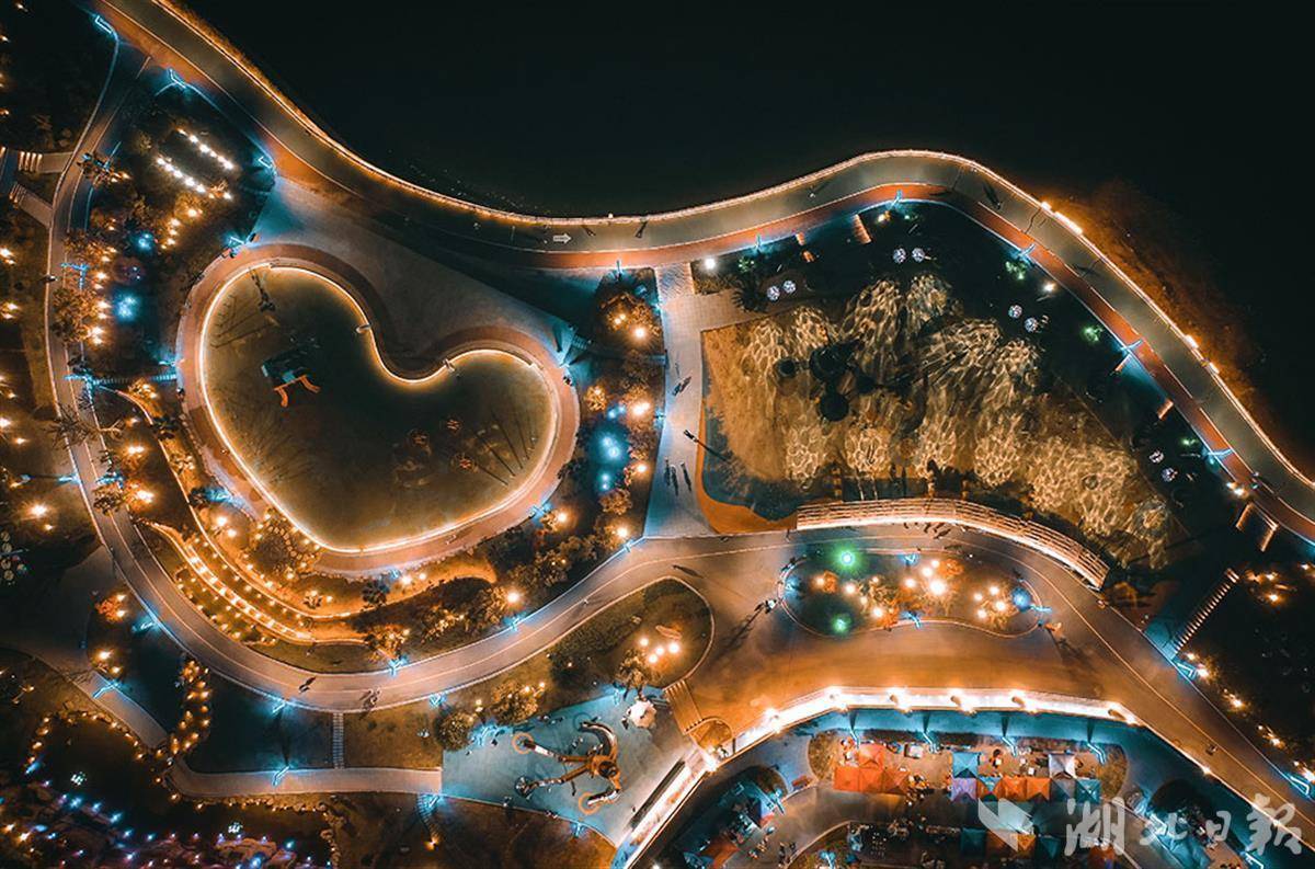 组图航拍下的巴东儿童公园夜景太美了