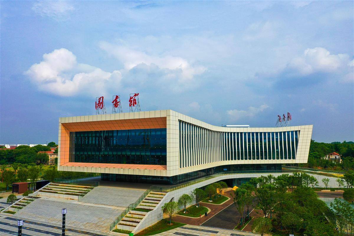 白鸟栖湖振翅高飞鄂州葛店居民有了家门口的图书馆