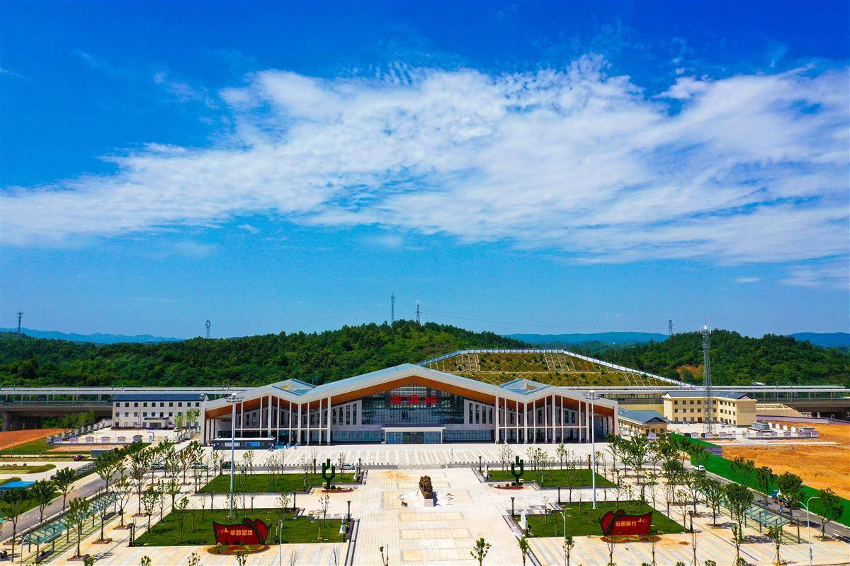 南漳保康跃入高铁时代