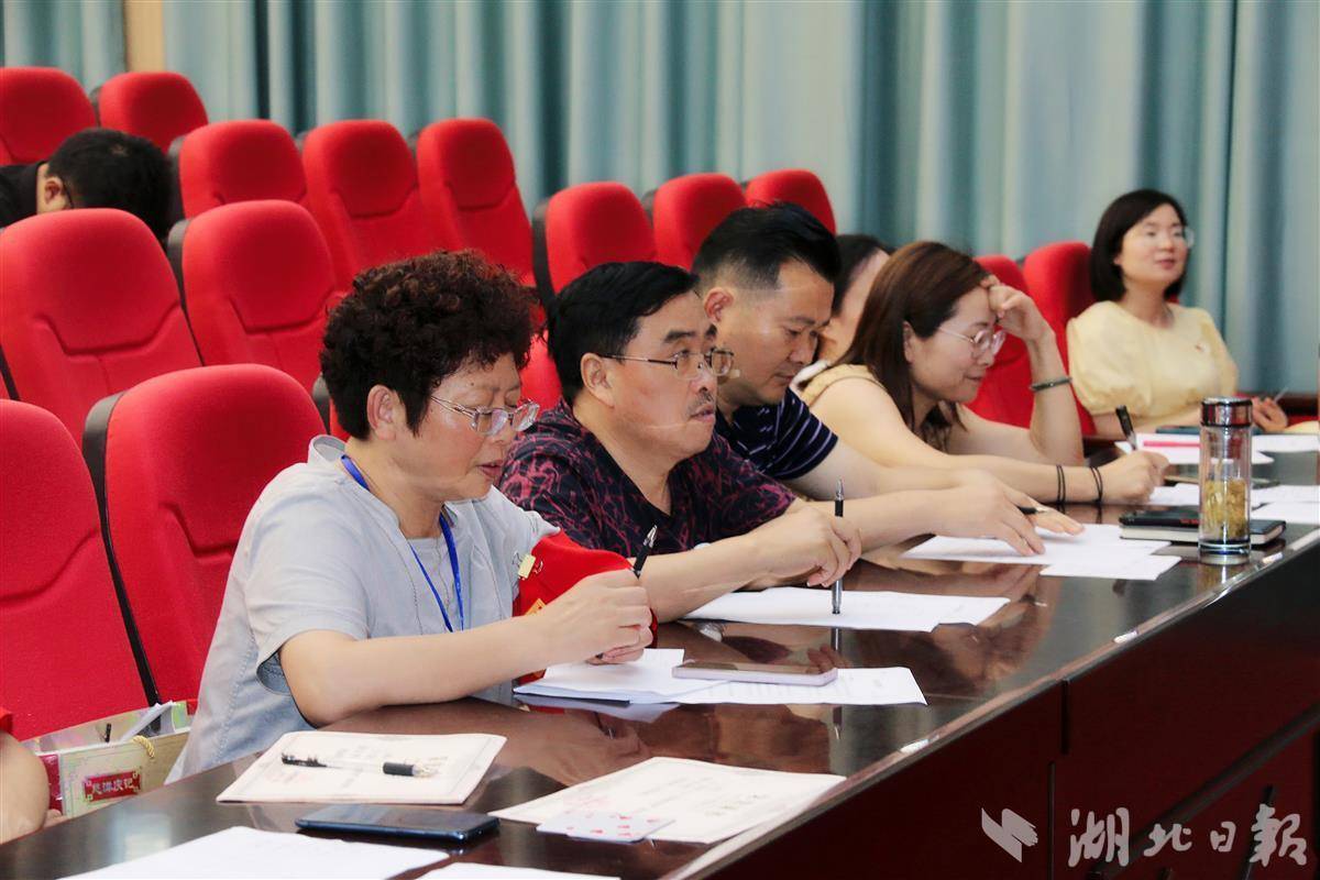 建始县实验小学教育党总支举行喜迎二十大共筑教育梦演讲比赛