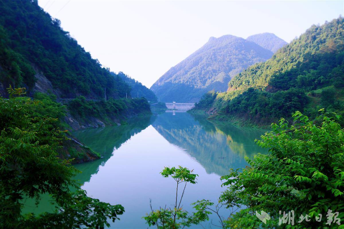 组图建始长梁镇湖光山色美如画