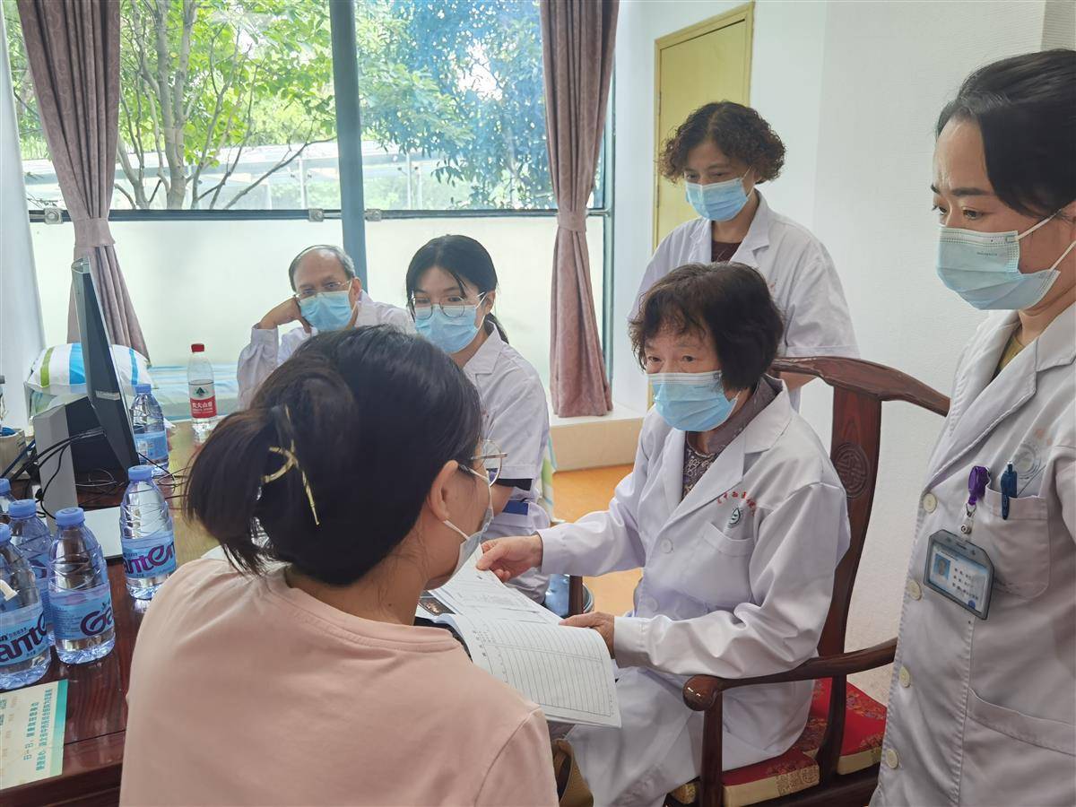 全国名中医黄光英:行医50余载,她带着感情成全了许多个患者“母亲梦” - 湖北日报新闻客户端