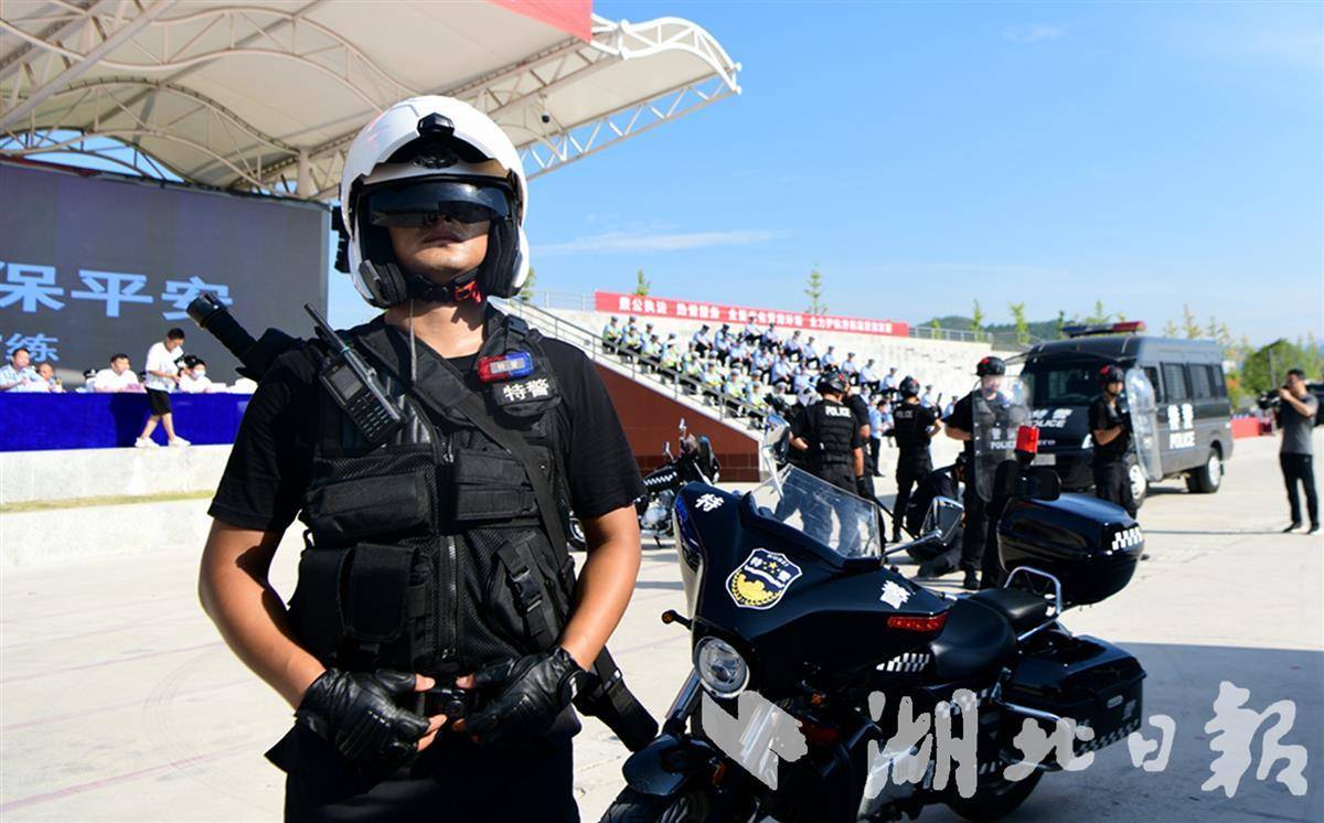 辅警田仕海:危难之时显忠诚本色 - 湖北日报新闻客户端