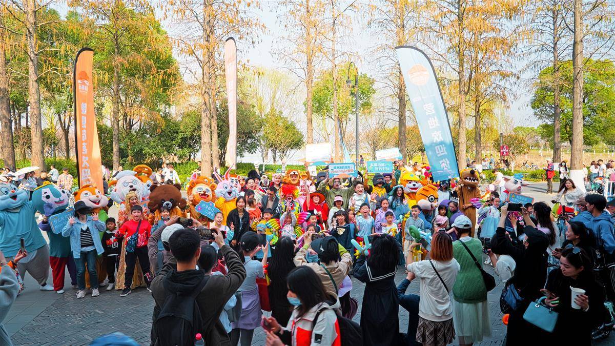 东湖沙滩景区全新开园引进华中首家沙滩实景舞台剧