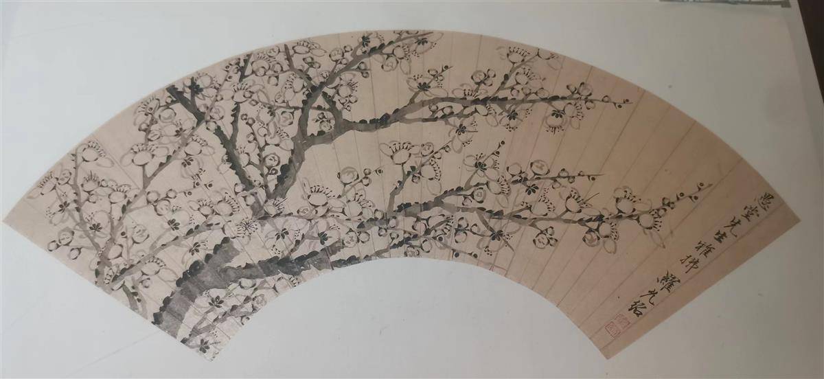 清罗允绍——墨梅图扇页.jpg 清罗允绍——墨梅图扇页.jpg