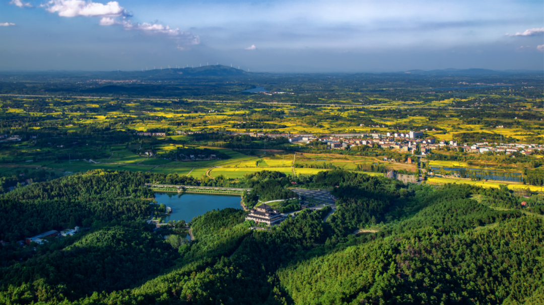 碧水穿城中绿网织田园安陆市成功创建省级森林城市