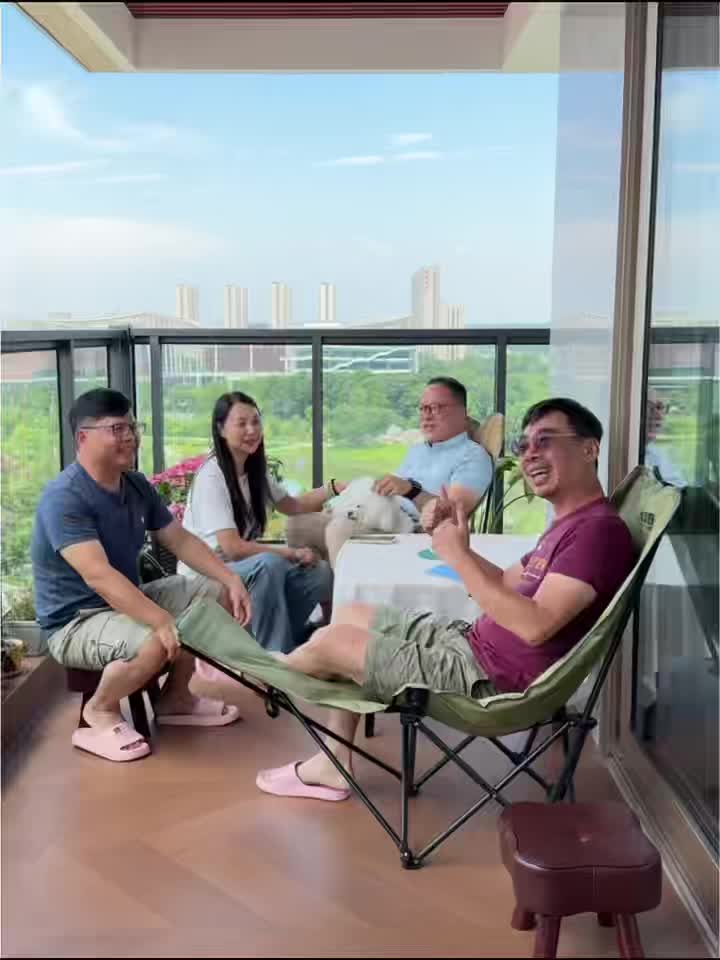 潜江观察丨端起咖啡看风景，拿起手机拍花海——台胞女婿在潜江找到“诗和远方”