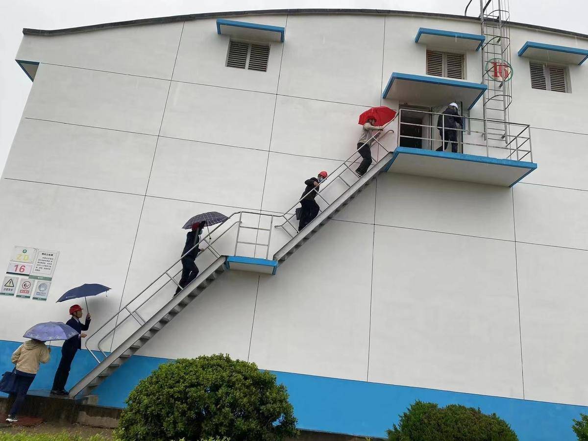 农村新报讯(记者董园园,通讯员杨忠波,陶桢哲)炎炎