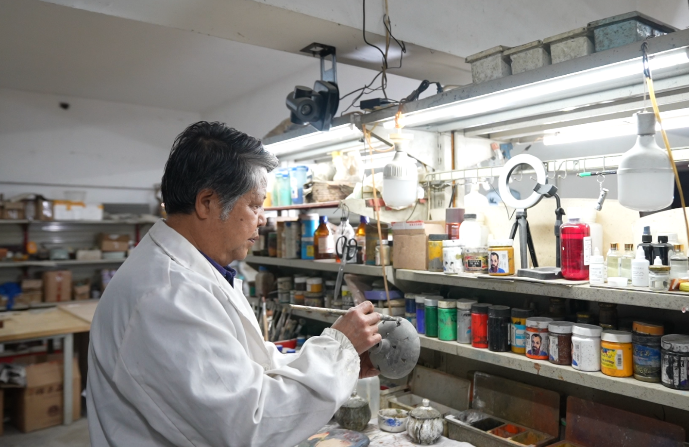 易泽林:30多年坚守技艺传承,让7000余件文化瑰宝重获新生 - 湖北日报新闻客户端