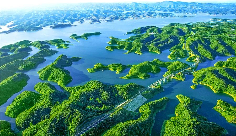 逐浪新闻：丹心护水润神州 - 湖北日报新闻客户端