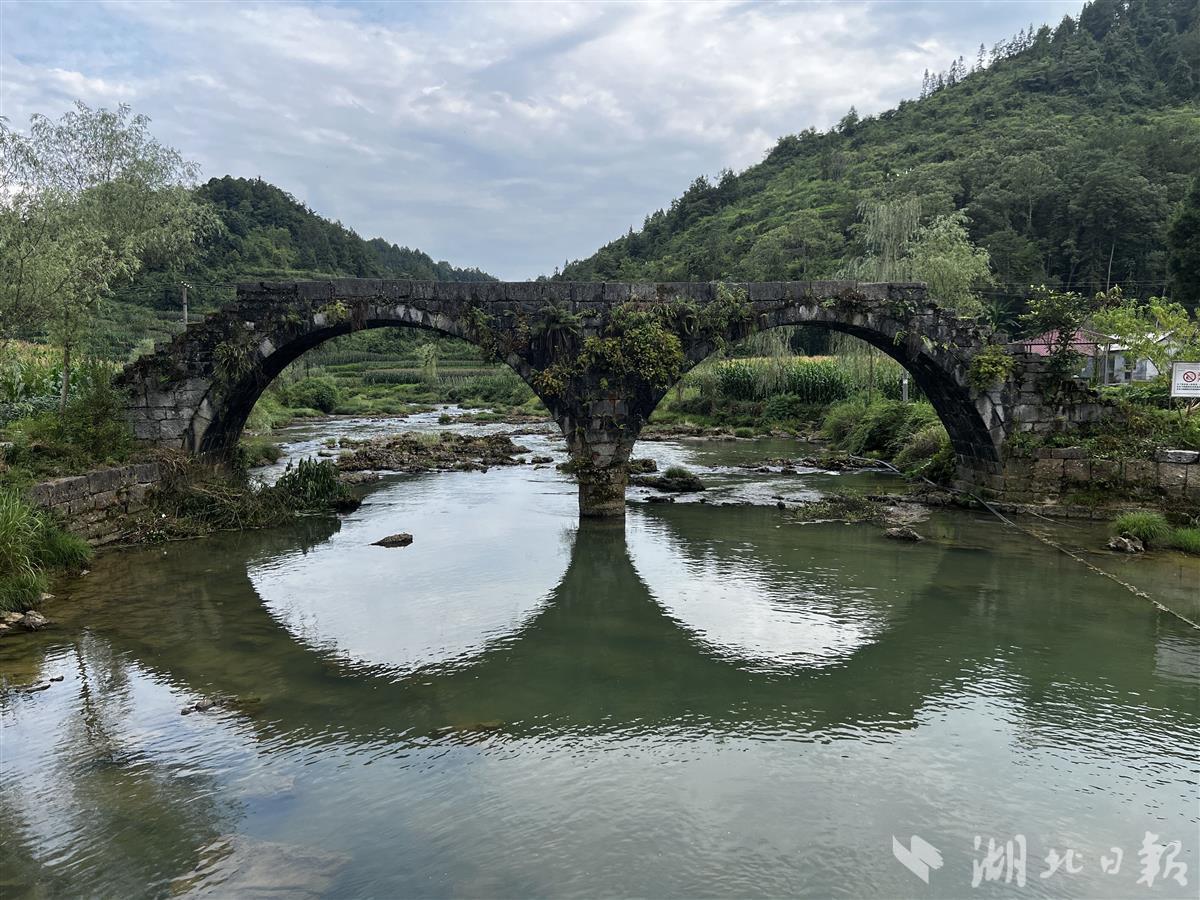 组图宣恩高罗镇一场烟雨后天凉似秋