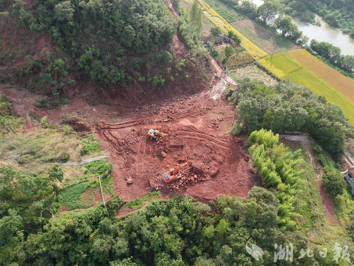 红线范围内容清表.jpg 红线范围内容清表.jpg