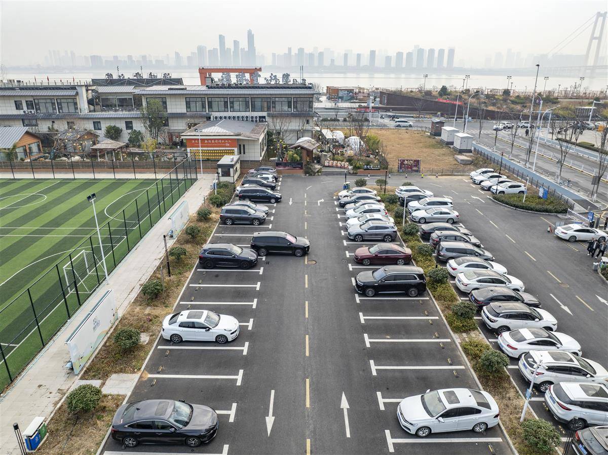 杨泗港都市T台停车场 (4).jpg