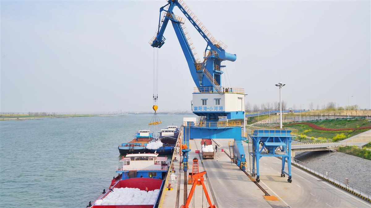 近年来,汉江加快建设夹河,孤山,新集等9级航运(航电)枢纽,打通汉江"中