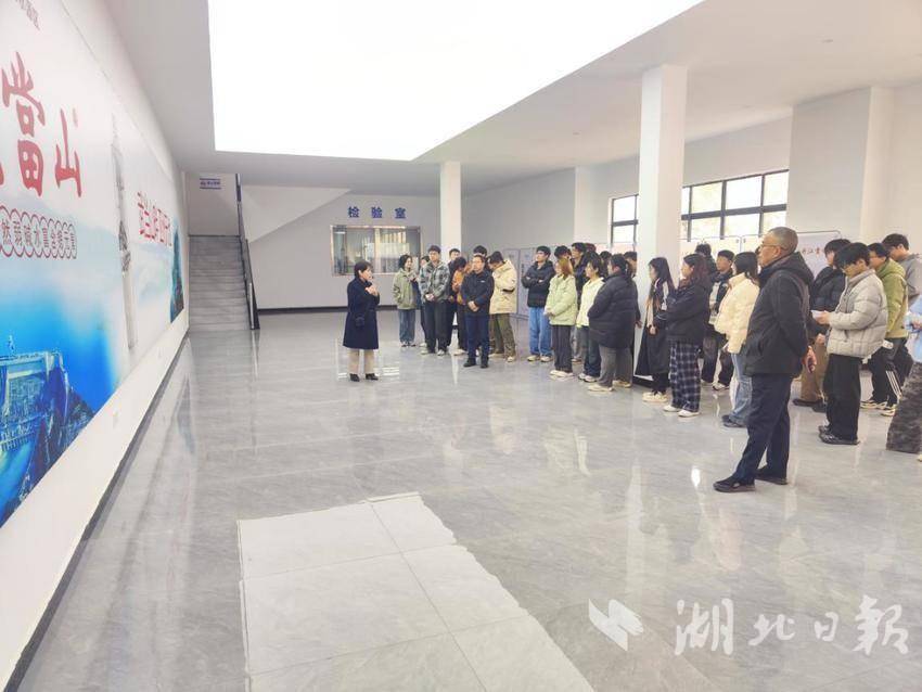 武大学子探寻丹江口生态与经济共生密码.docx