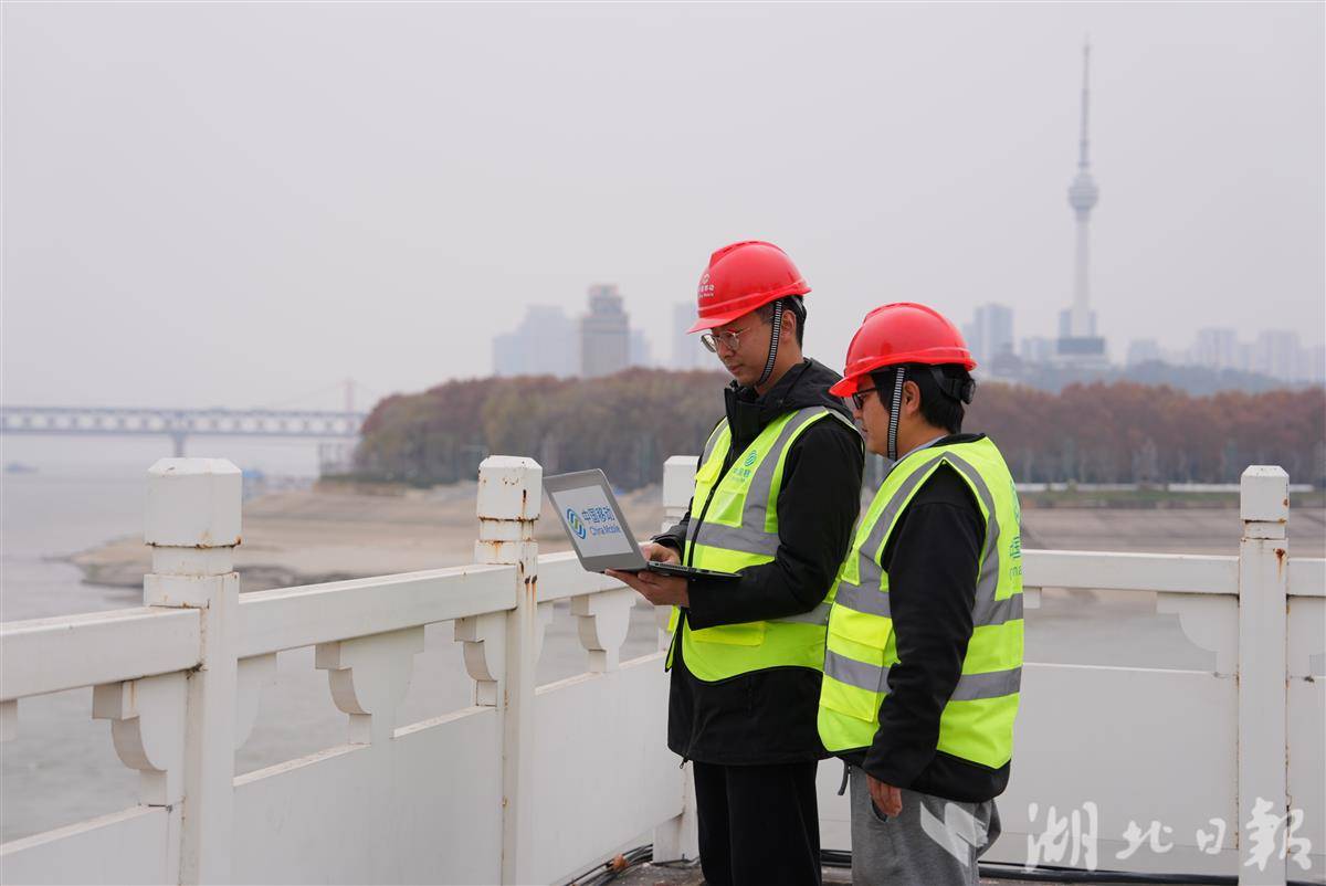 湖北移动全力推进“信号升格”行动，为用户提供更流畅、更智能的通信服务.jpg